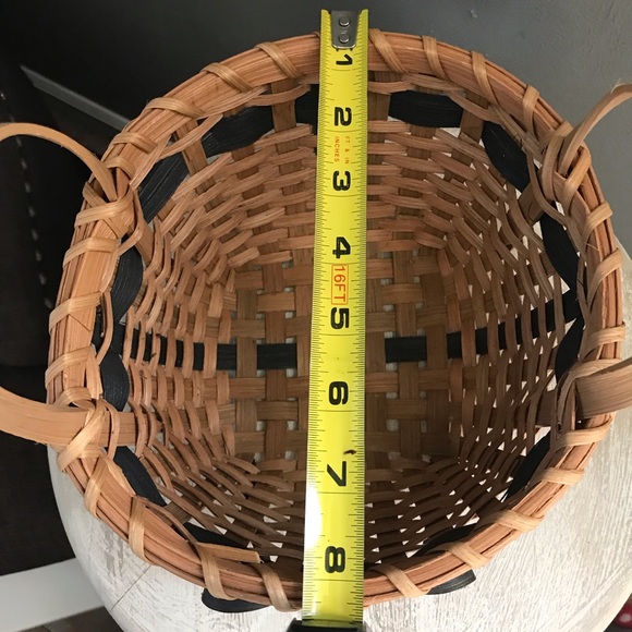 Vintage Basket - Picture 8 of 16